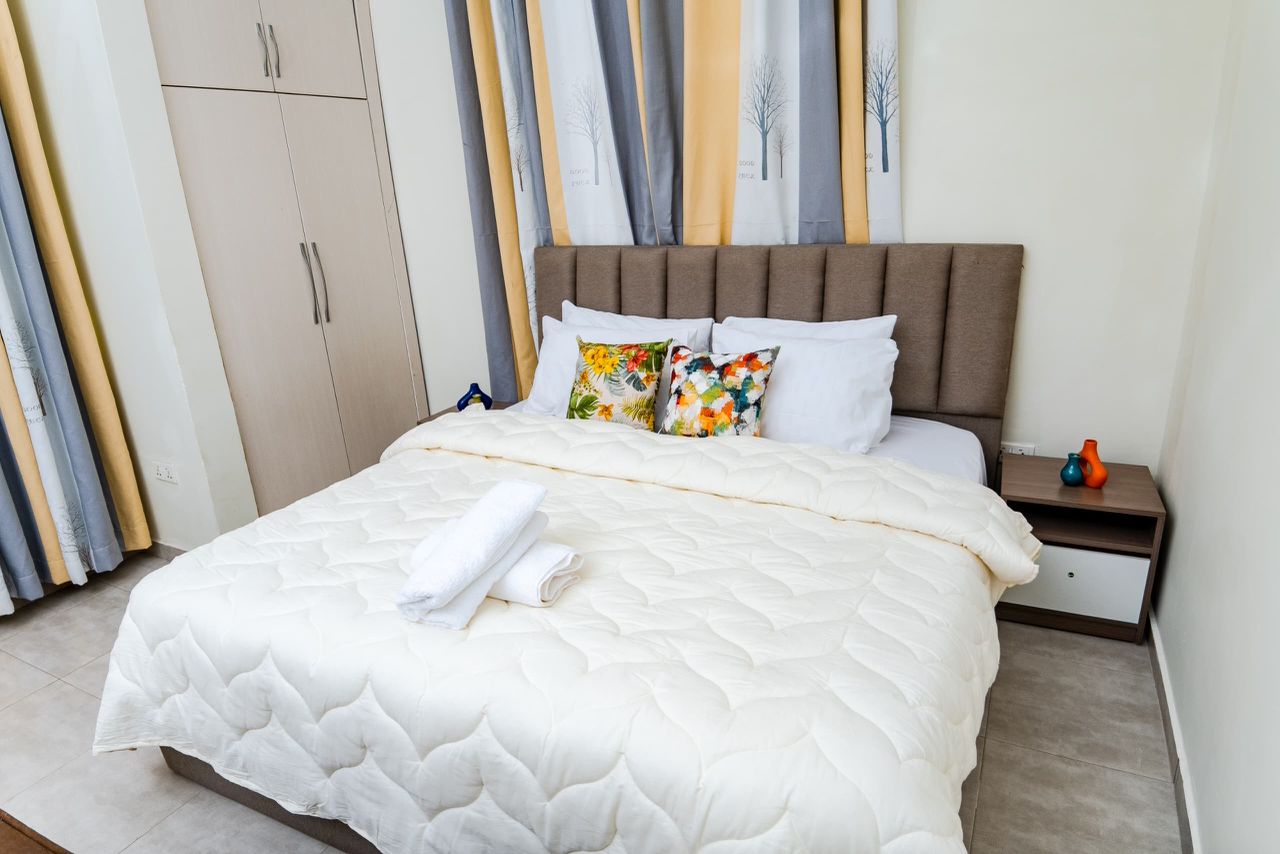 Modern 1–3 Bedroom Short-Stay Apartments in Tema - Nightly Stay